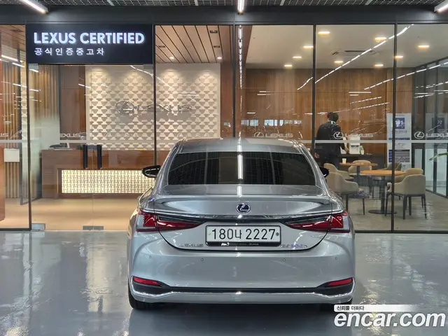 Lexus ES 2021 2.5 автомат (вариатор), миниатюра 4