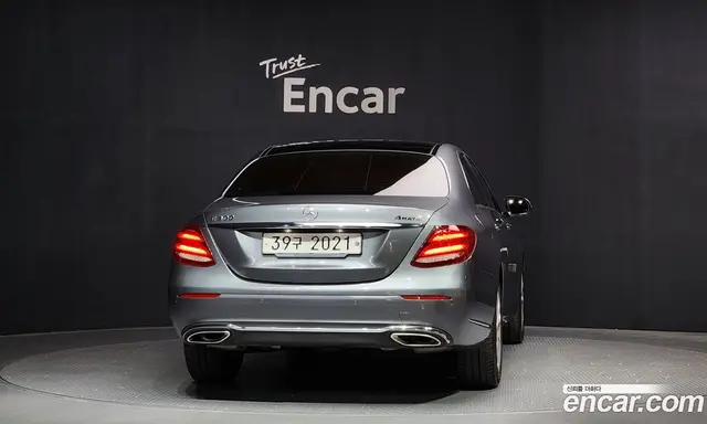 Mercedes-Benz E-Class 2019 2.0 автомат (гидро), миниатюра 4