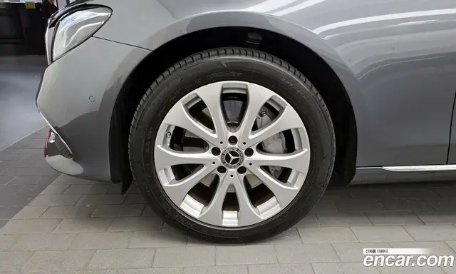 Mercedes-Benz E-Class 2019 2.0 автомат (гидро), миниатюра 5