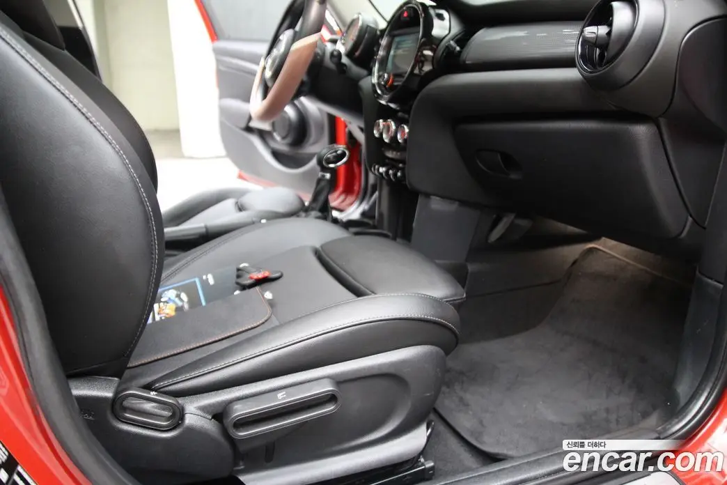 Mini Cooper 2018 1.5 автомат (гидро), фото 17 Mini Cooper 2018 1.5 автомат (гидро), фото 17