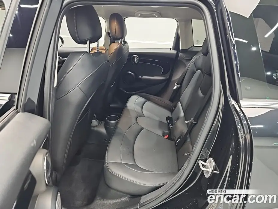 Mini Cooper 2023 1.5 автомат (гидро), фото 19
