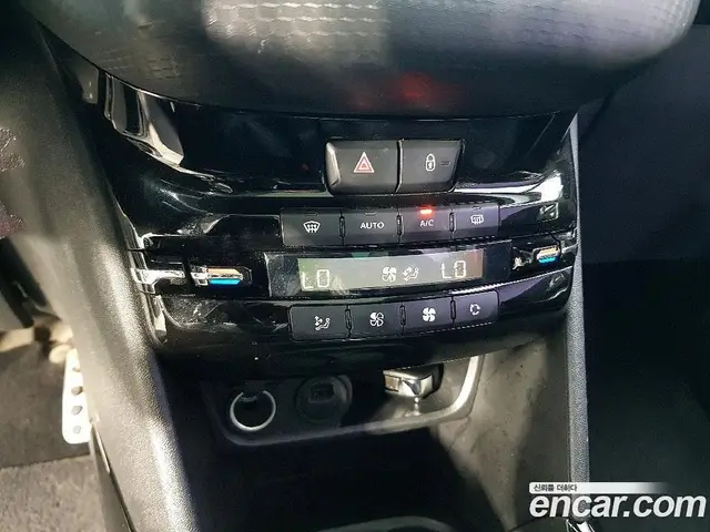 Peugeot 2008 2016 1.6 автомат (гидро), миниатюра 12