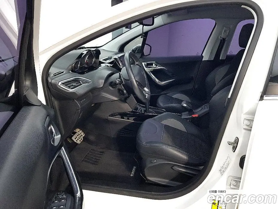 Peugeot 2008 2016 1.6 автомат (гидро), фото 8