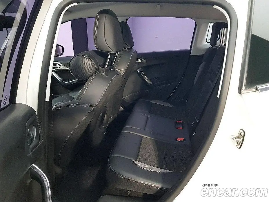 Peugeot 2008 2016 1.6 автомат (гидро), фото 9