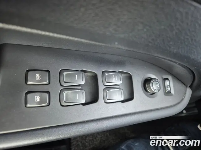 SsangYong Rexton 2019 2.2 автомат (гидро), миниатюра 11