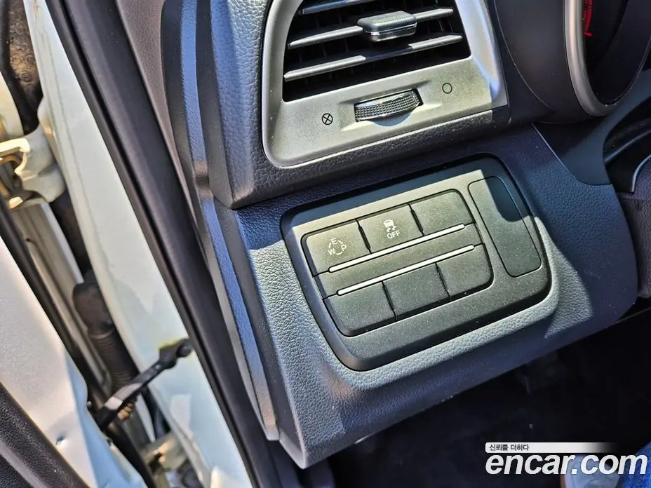 SsangYong TIBOLI 2015 1.6 автомат (гидро), фото 15