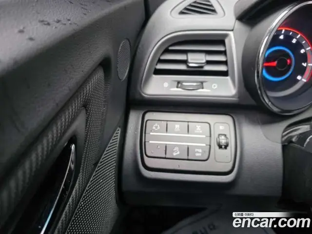 SsangYong TIBOLI 2019 1.6 автомат (гидро), миниатюра 11