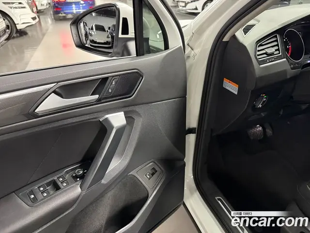 Volkswagen Tiguan 2020 2.0 автомат (гидро), миниатюра 11 Volkswagen Tiguan 2020 2.0 автомат (гидро), миниатюра 11