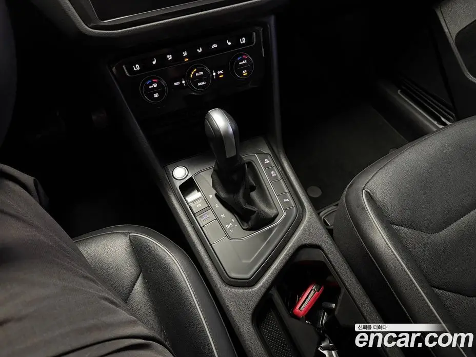 Volkswagen Tiguan 2020 2.0 автомат (гидро), фото 14 Volkswagen Tiguan 2020 2.0 автомат (гидро), фото 14