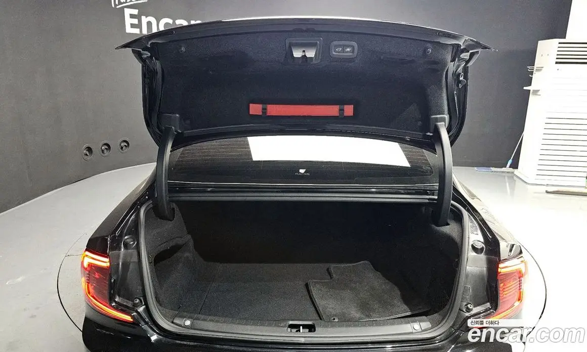 Volvo S90 2023 2.0 автомат (гидро), фото 20 Volvo S90 2023 2.0 автомат (гидро), фото 20