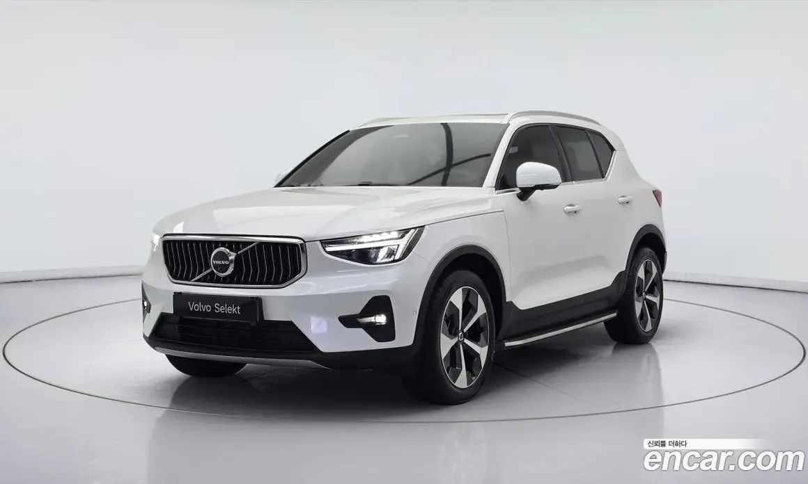 Volvo XC40 2022 2.0 автомат (гидро), фото 1 Volvo XC40 2022 2.0 автомат (гидро), фото 1