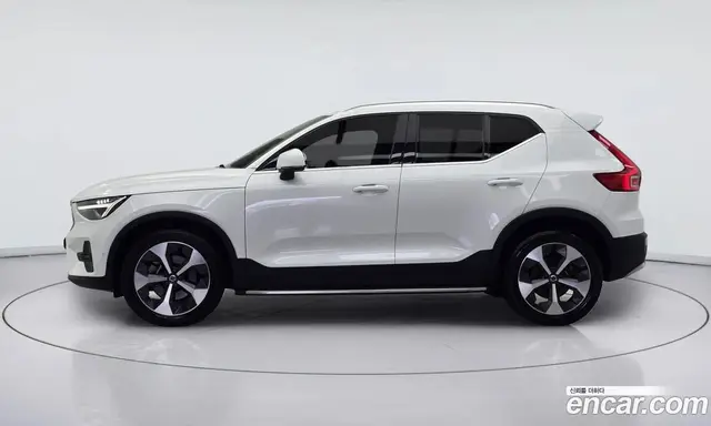 Volvo XC40 2022 2.0 автомат (гидро), миниатюра 2 Volvo XC40 2022 2.0 автомат (гидро), миниатюра 2