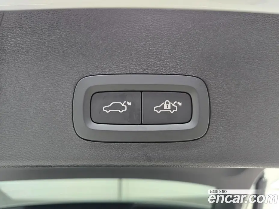 Volvo XC40 2022 2.0 автомат (гидро), фото 17 Volvo XC40 2022 2.0 автомат (гидро), фото 17