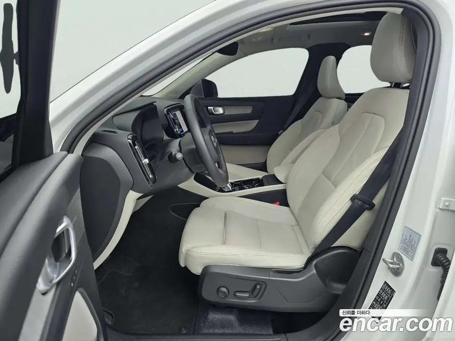 Volvo XC40 2022 2.0 автомат (гидро), фото 10 Volvo XC40 2022 2.0 автомат (гидро), фото 10