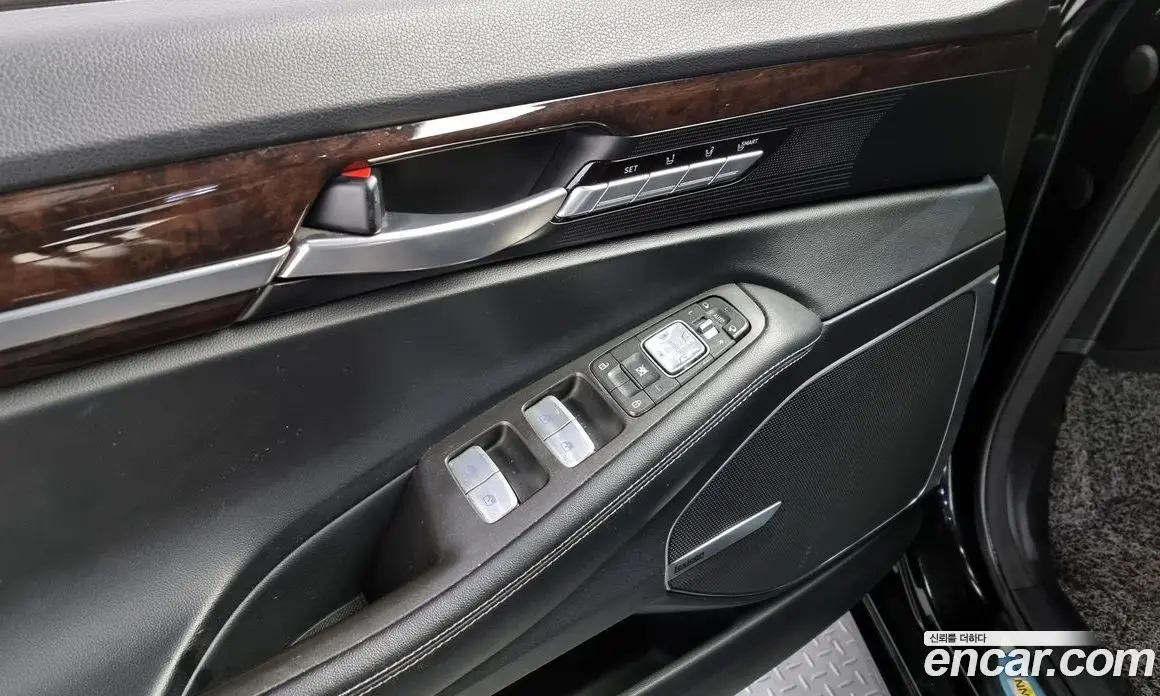 Genesis EQ900 2016 3.8 автомат (гидро), фото 19 Genesis EQ900 2016 3.8 автомат (гидро), фото 19