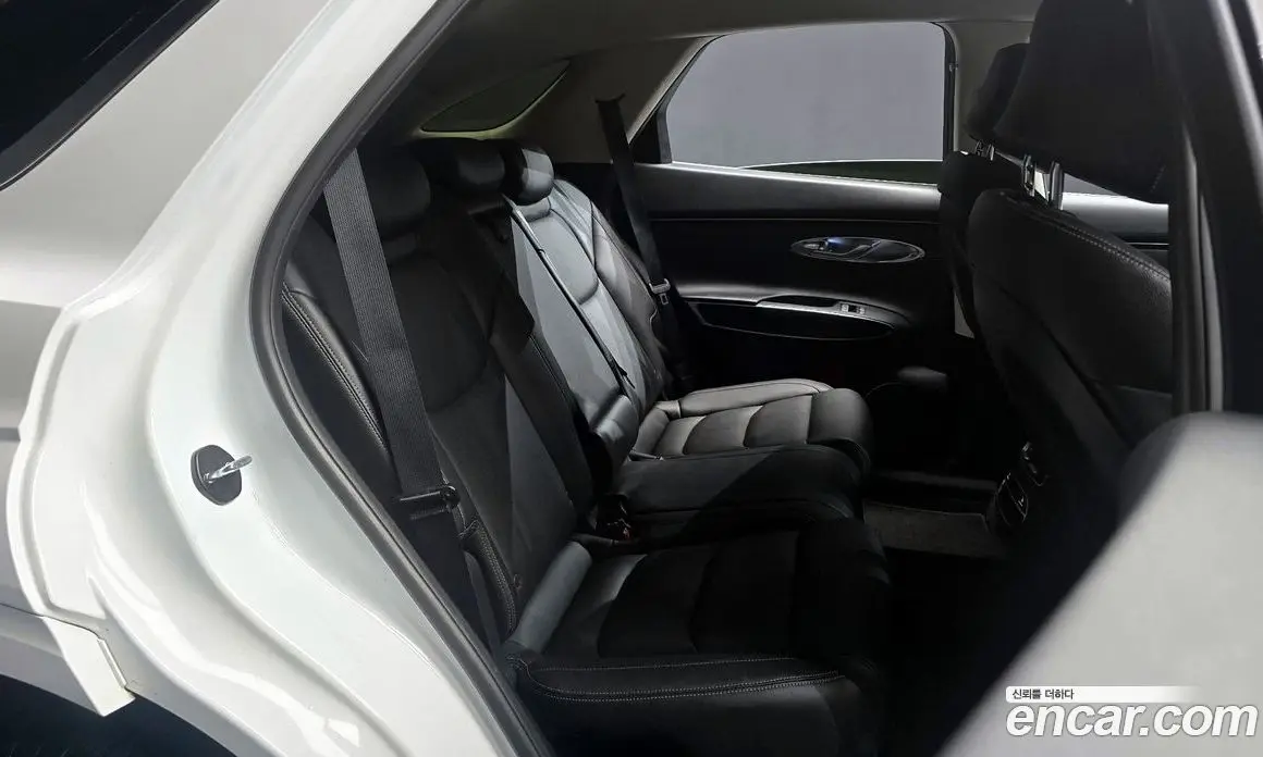 Genesis GV70 2021 2.5 автомат (гидро), фото 12 Genesis GV70 2021 2.5 автомат (гидро), фото 12