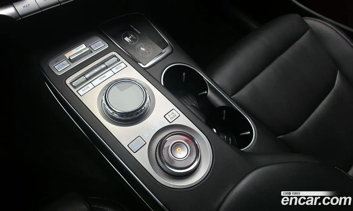 Genesis GV70 2021 2.5 автомат (гидро), фото 9 Genesis GV70 2021 2.5 автомат (гидро), фото 9