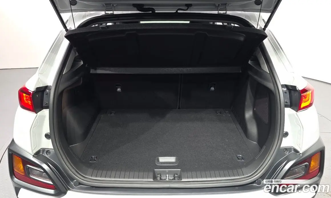 Hyundai Kona 2019 1.6 автомат (гидро), фото 12