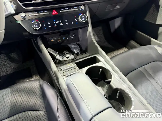 Hyundai Sonata 2024 1.6 автомат (гидро), миниатюра 11