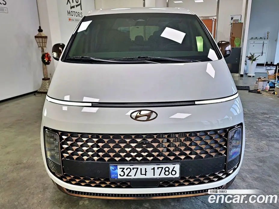 Hyundai Staria 2022 2.2 автомат (гидро), фото 3