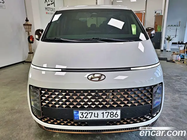 Hyundai Staria 2022 2.2 автомат (гидро), миниатюра 3
