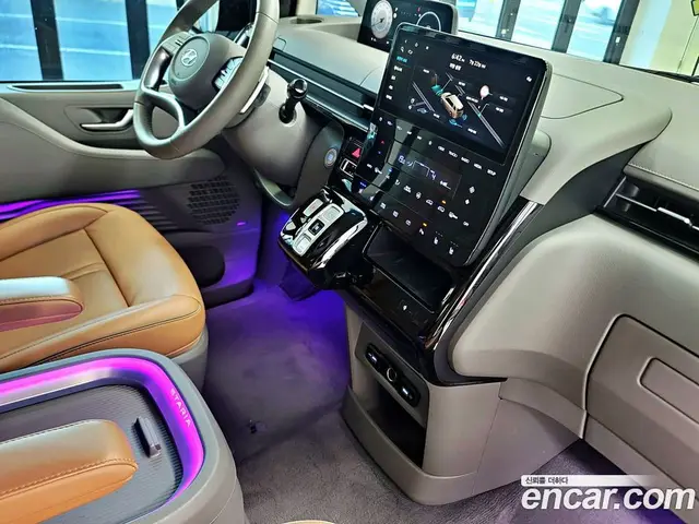 Hyundai Staria 2022 2.2 автомат (гидро), миниатюра 7