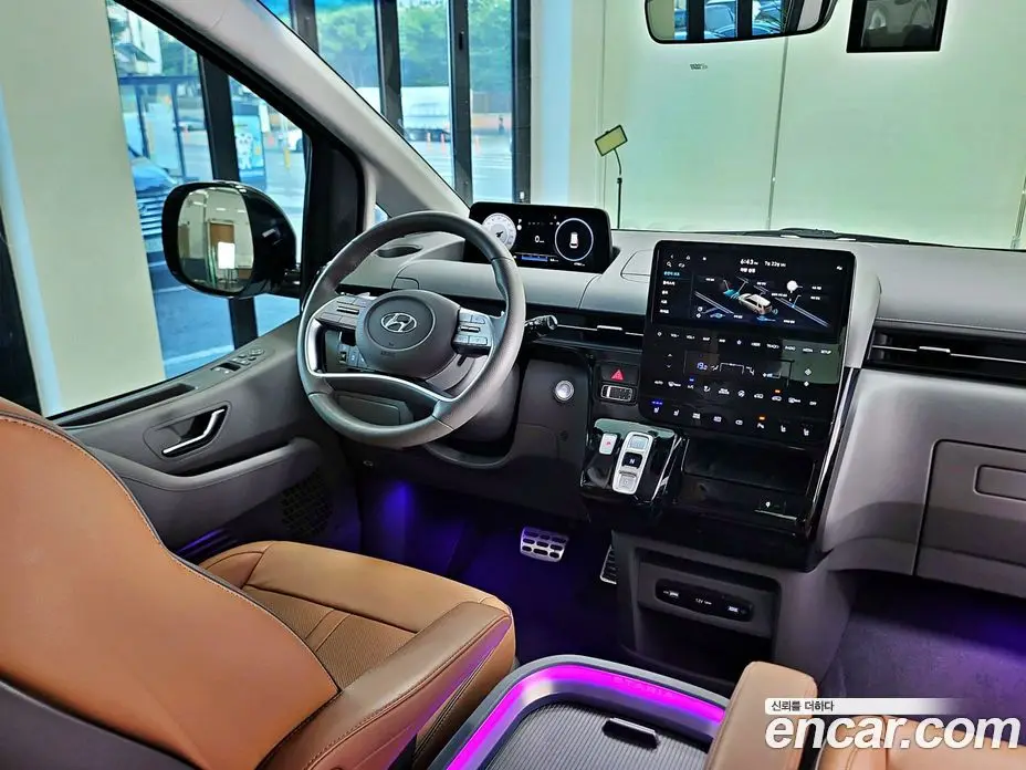 Hyundai Staria 2022 2.2 автомат (гидро), фото 8