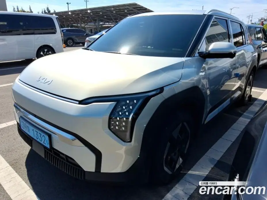 Kia EV3 2026 0.4 автомат (гидро), фото 3 Kia EV3 2026 0.4 автомат (гидро), фото 3