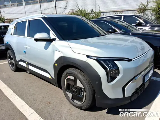 Kia EV3 2026 0.4 автомат (гидро), миниатюра 5 Kia EV3 2026 0.4 автомат (гидро), миниатюра 5