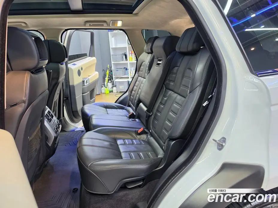 Land Rover Range Rover Sport 2017 3.0 автомат (гидро), фото 16 Land Rover Range Rover Sport 2017 3.0 автомат (гидро), фото 16