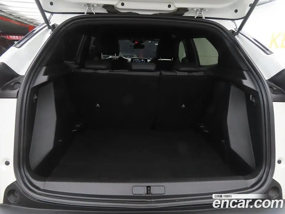 Peugeot 2008 2023 автомат (гидро), фото 17 Peugeot 2008 2023 автомат (гидро), фото 17