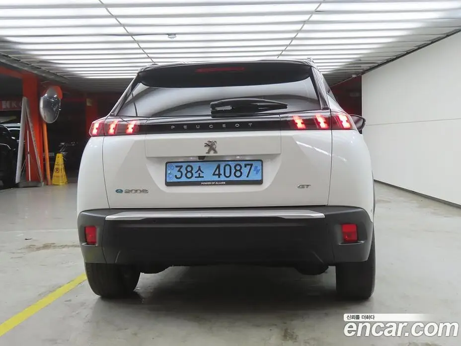 Peugeot 2008 2023 автомат (гидро), фото 3 Peugeot 2008 2023 автомат (гидро), фото 3