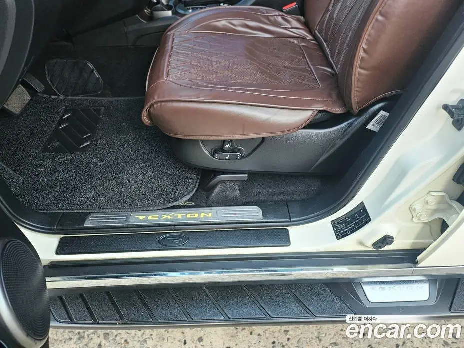 SsangYong Rexton 2014 2.0 автомат (гидро), фото 16