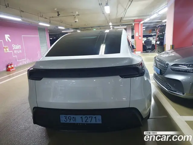 Tesla Model Y 2026 0.4 автомат (гидро), миниатюра 4