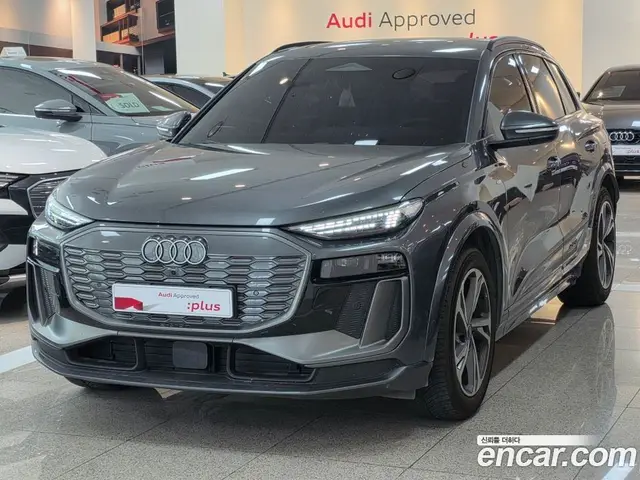 Audi Q6 e-tron, 2025, 28 765 км