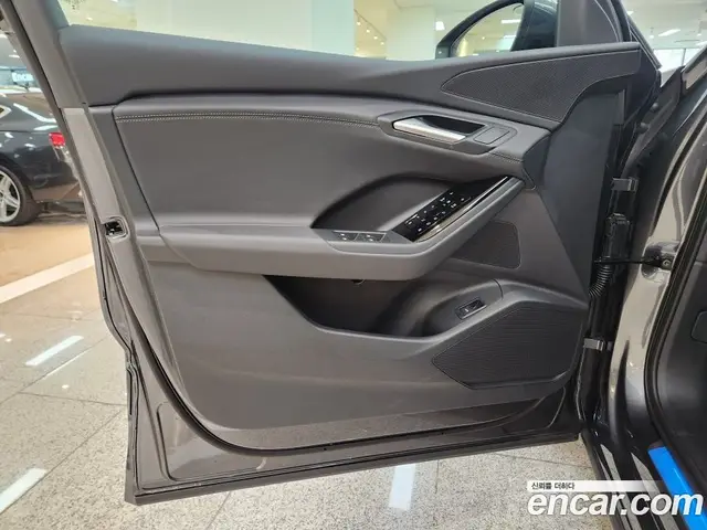 Audi Q6 e-tron 2025 0.2 автомат (гидро), миниатюра 11 Audi Q6 e-tron 2025 0.2 автомат (гидро), миниатюра 11