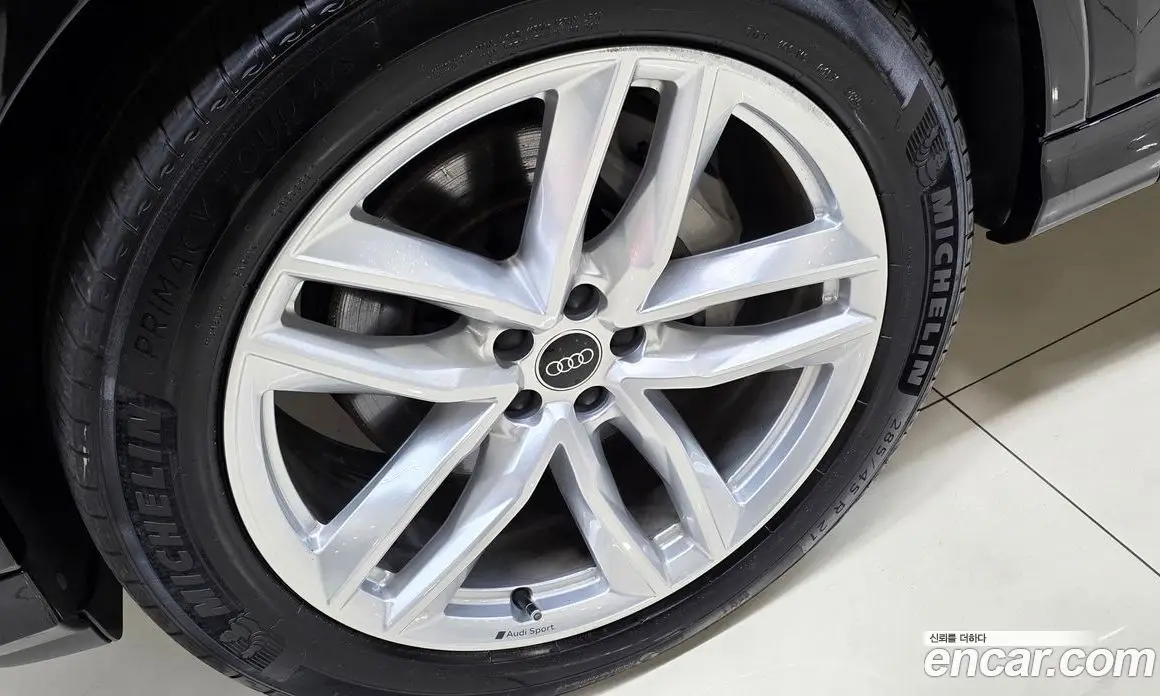 Audi Q7 2023 3.0 автомат (гидро), фото 19