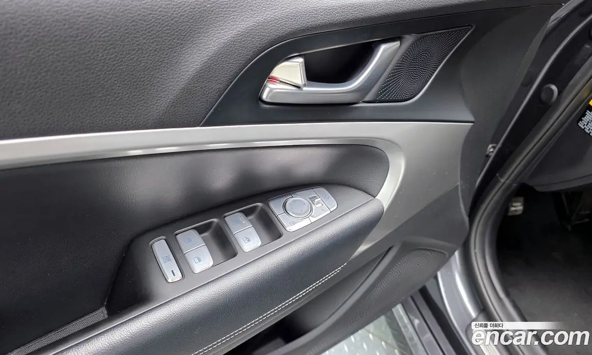 Genesis G70 2018 2.0 автомат (гидро), фото 17 Genesis G70 2018 2.0 автомат (гидро), фото 17