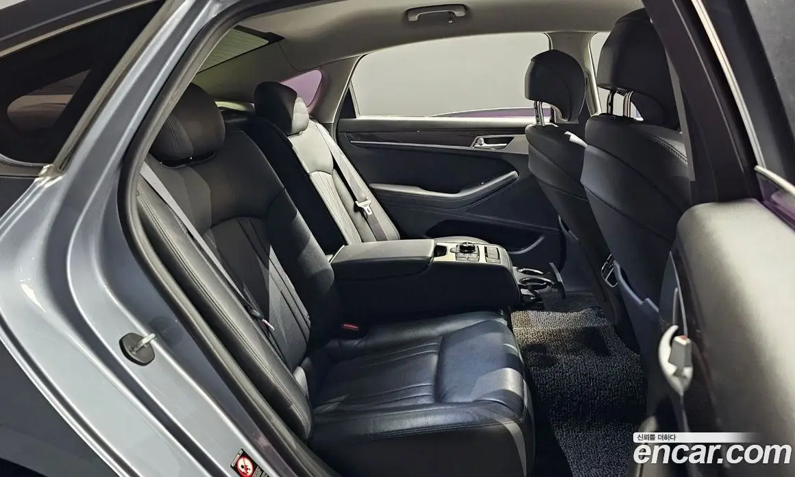 Genesis G80 2017 3.3 автомат (гидро), фото 12 Genesis G80 2017 3.3 автомат (гидро), фото 12