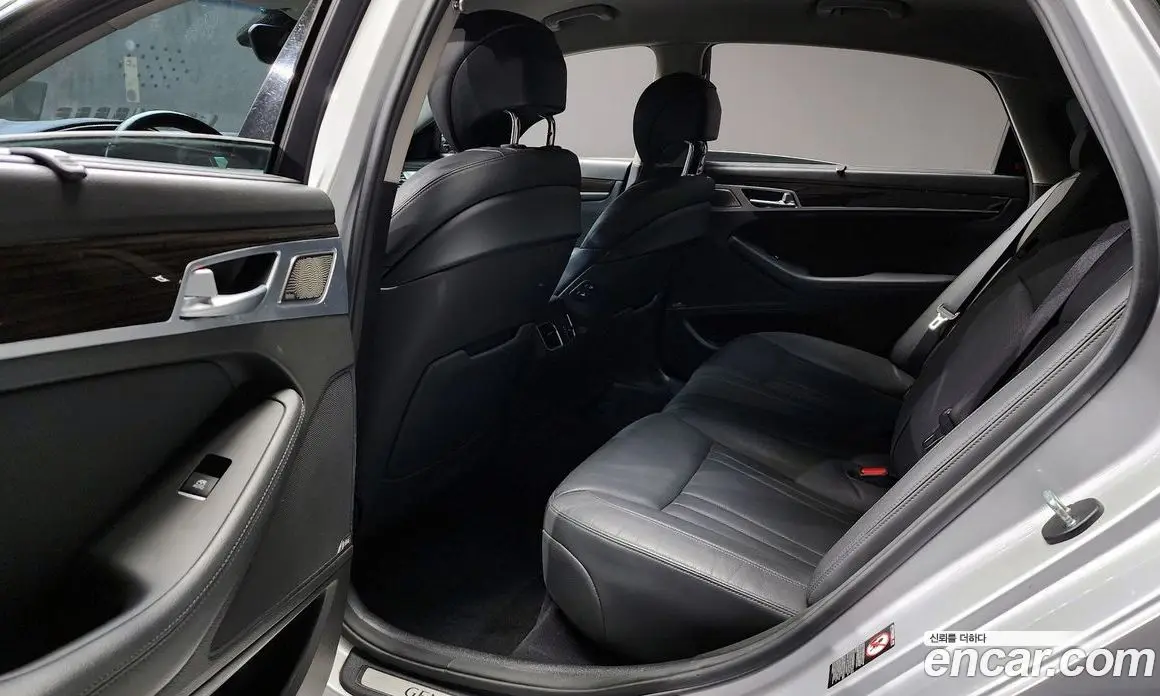 Genesis G80 2017 3.3 автомат (гидро), фото 12 Genesis G80 2017 3.3 автомат (гидро), фото 12