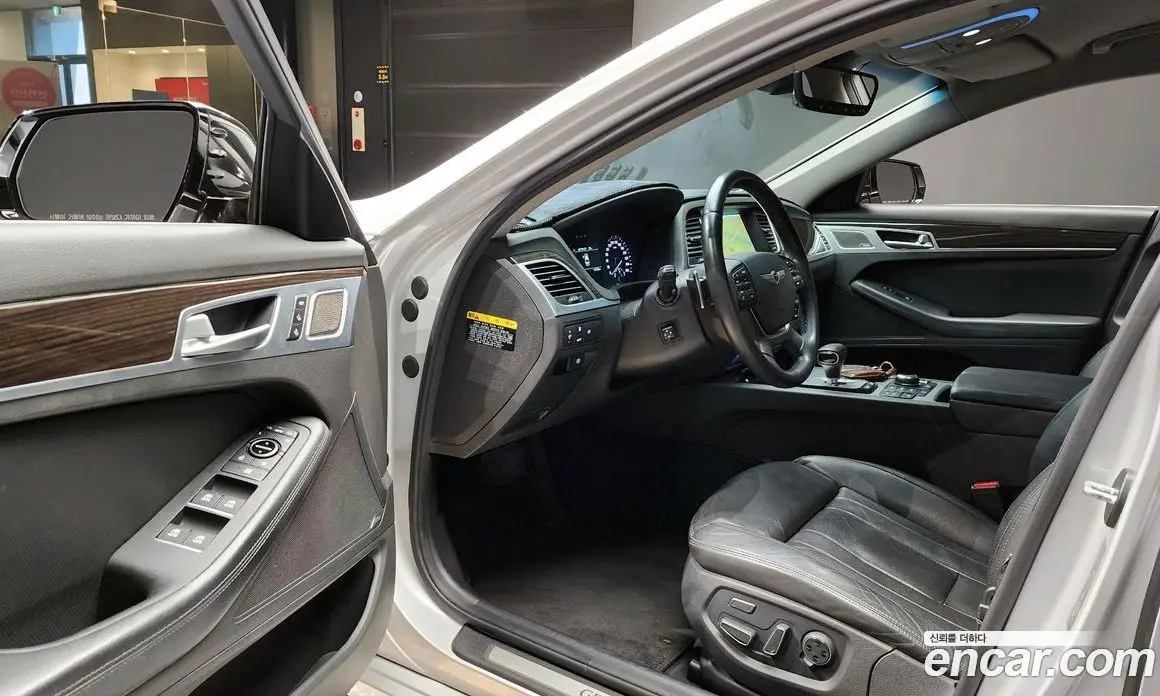 Genesis G80 2017 3.3 автомат (гидро), фото 10 Genesis G80 2017 3.3 автомат (гидро), фото 10
