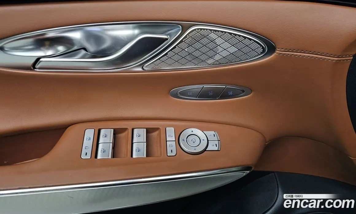 Genesis GV70 2021 2.5 автомат (гидро), фото 17 Genesis GV70 2021 2.5 автомат (гидро), фото 17
