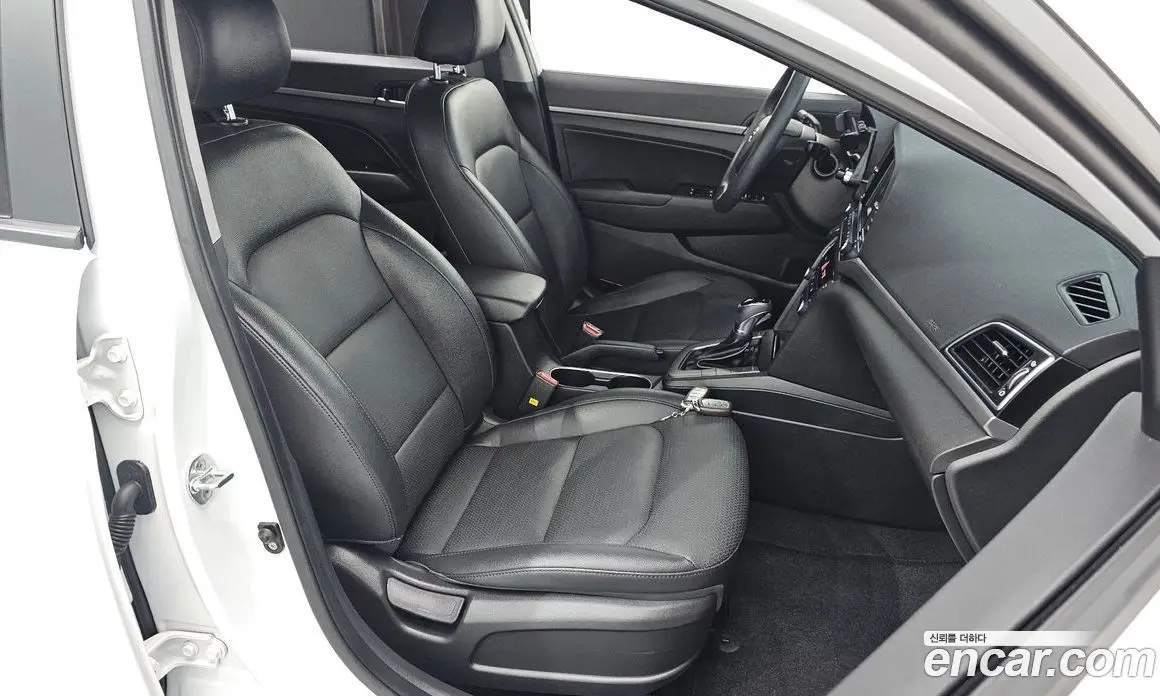 Hyundai Avante 2018 1.6 автомат (гидро), фото 12 Hyundai Avante 2018 1.6 автомат (гидро), фото 12