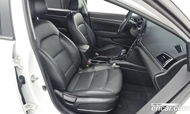 Hyundai Avante 2018 1.6 автомат (гидро), миниатюра 12