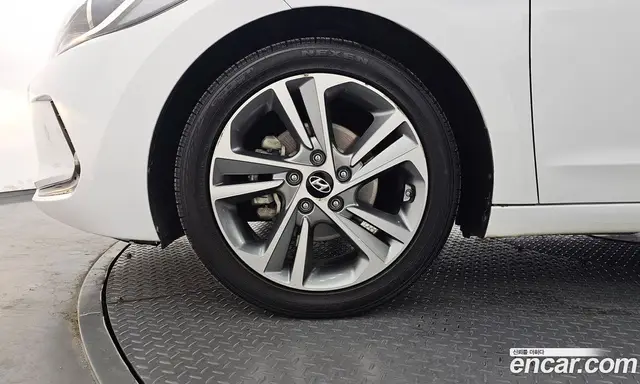 Hyundai Avante 2018 1.6 автомат (гидро), миниатюра 5 Hyundai Avante 2018 1.6 автомат (гидро), миниатюра 5