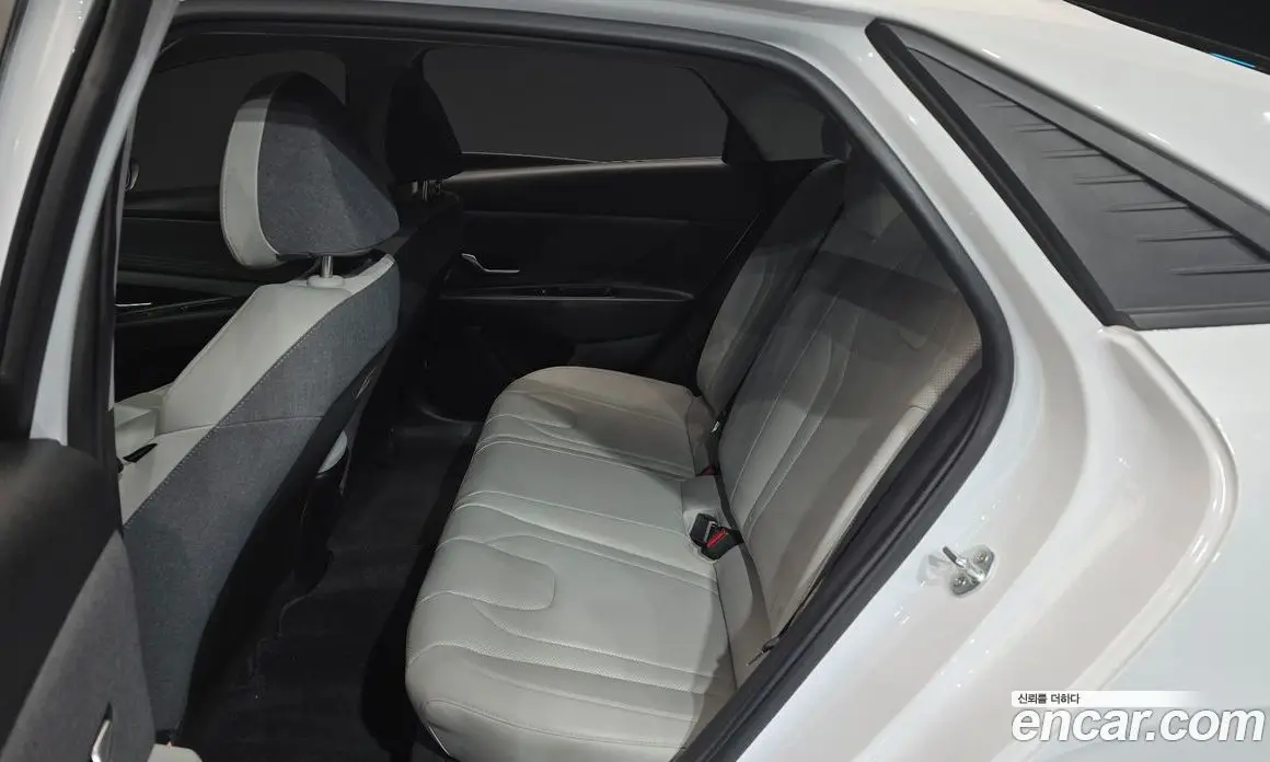 Hyundai Avante 2020 1.6 автомат (гидро), фото 13