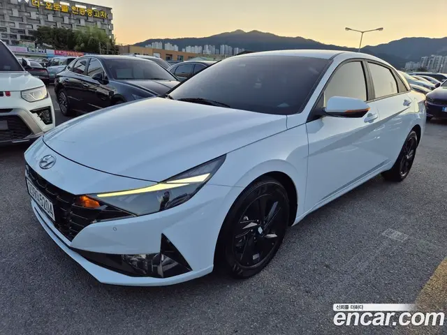 Hyundai Avante 2022 1.6 автомат (гидро), миниатюра 2