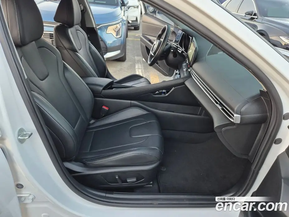 Hyundai Avante 2022 1.6 автомат (гидро), фото 11
