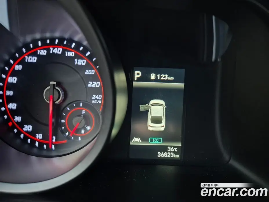 Hyundai Avante 2022 1.6 автомат (гидро), фото 17