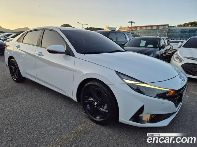 Hyundai Avante 2022 1.6 автомат (гидро), миниатюра 3
